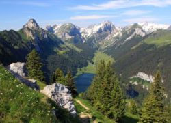 Der Alpstein vom Hohen Kasten aus gesehen (Foto: Wikimedia).